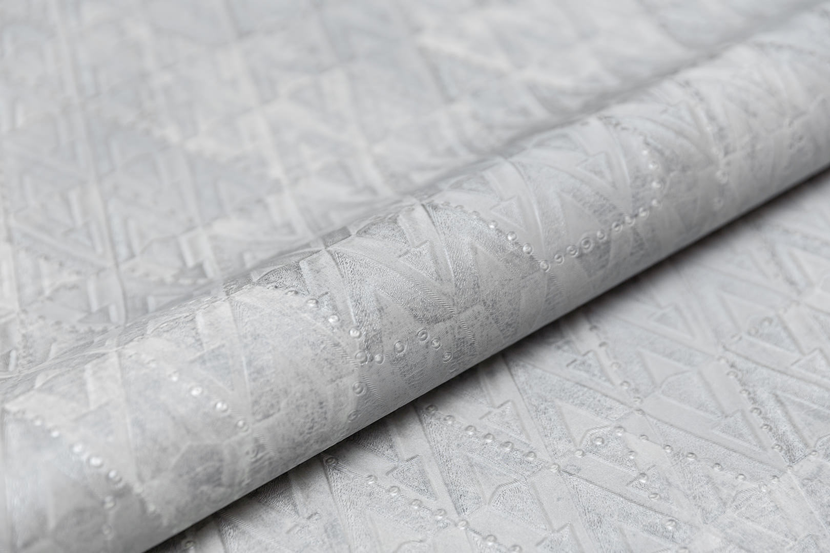 Обои KM7403 Коллаж мотив, серебро Виниловые (1,06м*10,05м), шт Обои KM7403 Коллаж мотив, серебро Виниловые (1,06м*10,05м), шт