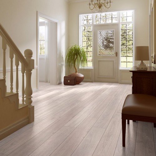 Ламинат Quick-step Perspective PER1304 Доска дубовая светл-сер лак (9мм/32кл/1,507м2) 1380*156, м2 Ламинат Quick-step Perspective PER1304 Доска дубовая светл-сер лак (9мм/32кл/1,507м2) 1380*156, м2