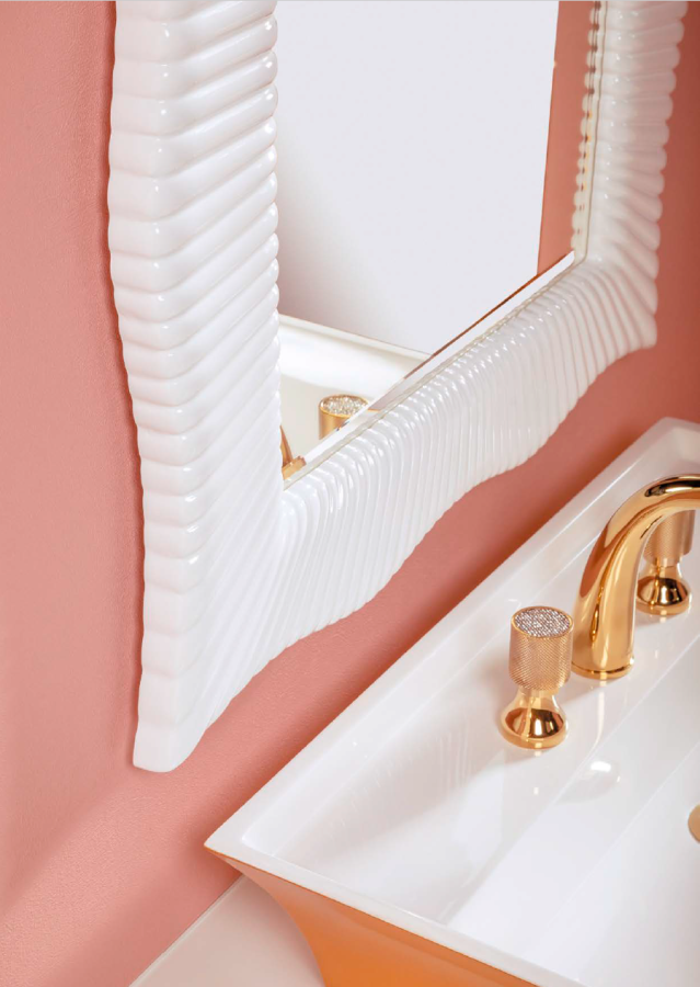 Зеркало SOHO белый глянец, 70х100 ППУ с подсветкой 561 light Boheme Зеркало SOHO белый глянец, 70х100 ППУ с подсветкой 561 light Boheme