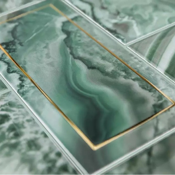 Декор Сеттиньяно зелёный глянцевый 9,9x20x0,92 Декор Сеттиньяно зелёный глянцевый 9,9x20x0,92