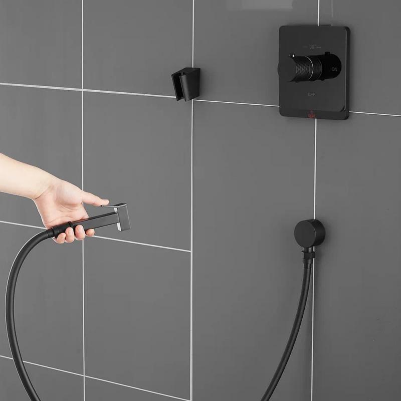 Гигиенический душ с термостатом Rose R105H, черный Гигиенический душ с термостатом Rose R105H, черный