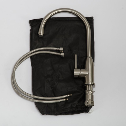 Смеситель для кухни, нержавеющая сталь, исполнение сатин BB-LAM09B-IN Смеситель для кухни, нержавеющая сталь, исполнение сатин BB-LAM09B-IN