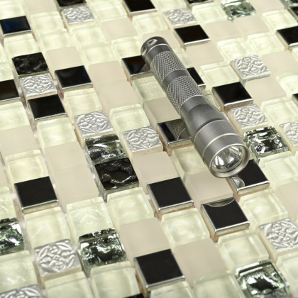 Мозаика стеклянная с камнем Metallica (чип 8*15*15) 300*300(11шт.-0.99м2), м2 Мозаика стеклянная с камнем Metallica (чип 8*15*15) 300*300(11шт.-0.99м2), м2