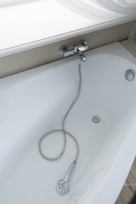 Смеситель для ванны с душем Aquanet Static AF330-20C Смеситель для ванны с душем Aquanet Static AF330-20C