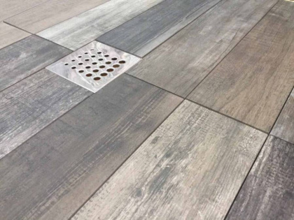 13000010 Точечный трап 150х150 мм Confluo Standard Drops 2,металл с перфорацией Drops (Капли), без рамки Исполнение: Хром 