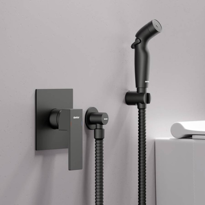 537510300 Gala Смеситель монтируемый в стену с гиг.душем, черный
