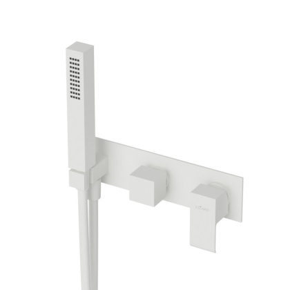 PORTA-VDM2-SR Встраиваемый смеситель для ванны и душа однорычажный в комплекте с ручным душем на одной площадке, на 3 вывода, исполнение sunrise