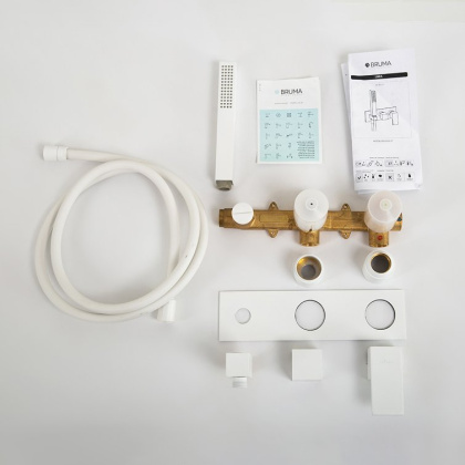 PORTA-VDM2-SR Встраиваемый смеситель для ванны и душа однорычажный в комплекте с ручным душем на одной площадке, на 3 вывода, исполнение sunrise